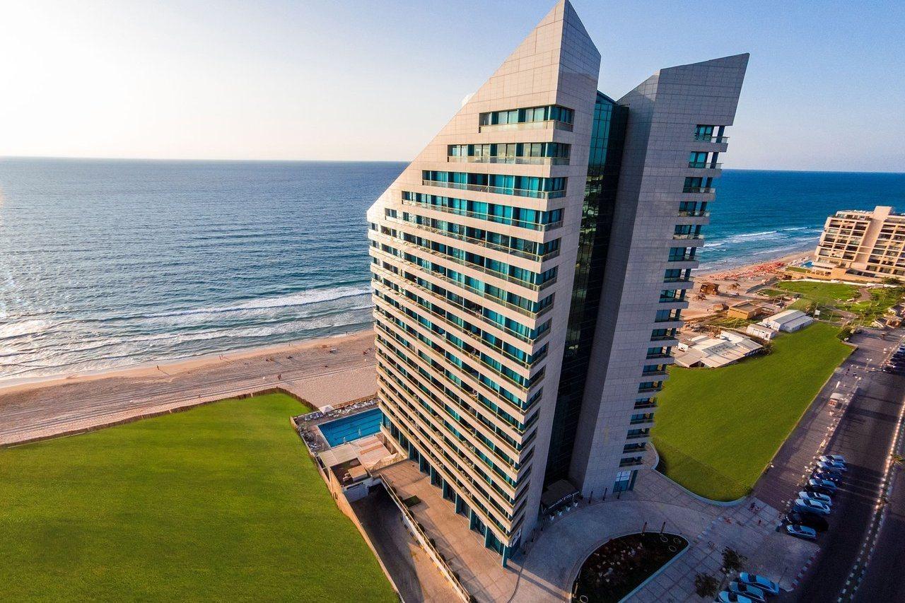 Herbert Samuel Okeanos Suites Herzilya Herzliya Exterior photo